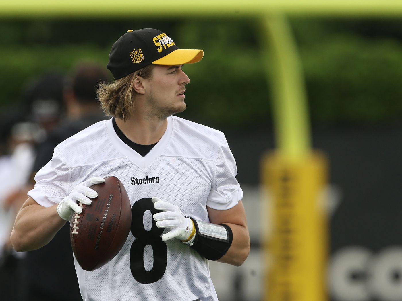 Kenny Pickett Contract Details: Salary, Bonuses, and Length