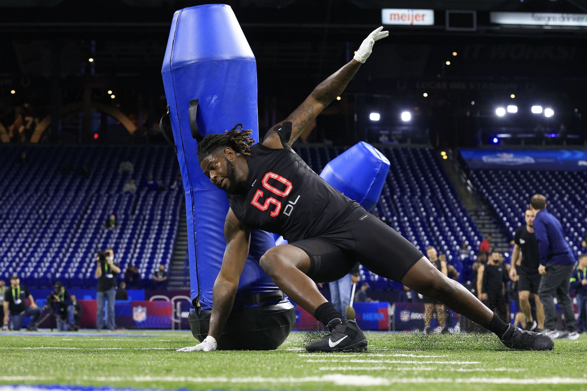 How much do NFL scouts get paid? See what these talent finders really earn.
