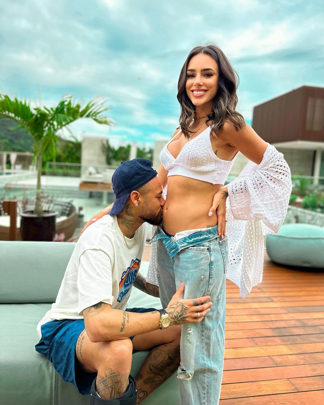 Neymar Cheating Rumors: Learn More About Fernanda Campos Side of Things.